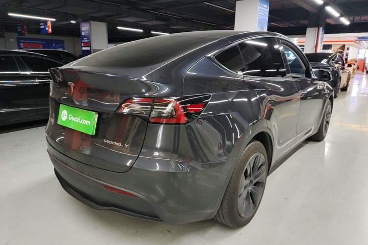 Used Tesla Model Y 2024 Rear-Wheel-Drive Version Rear Right 45 Deg