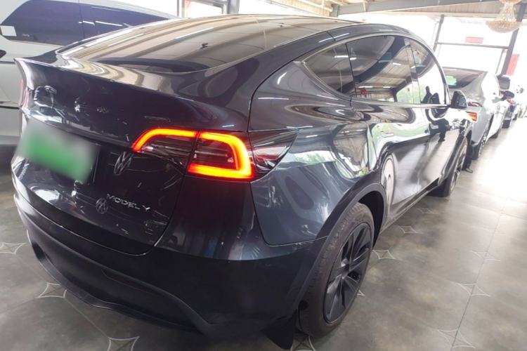 Used Tesla Model Y 2024 Rear-Wheel-Drive Version Rear Right 45 Deg