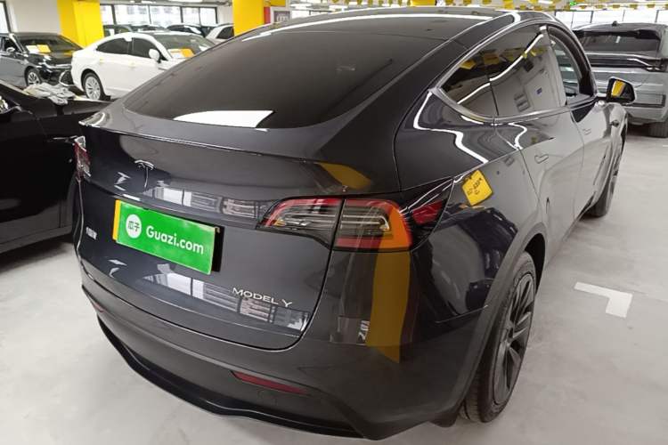 Used Tesla Model Y 2024 Rear-Wheel-Drive Version Rear Right 45 Deg