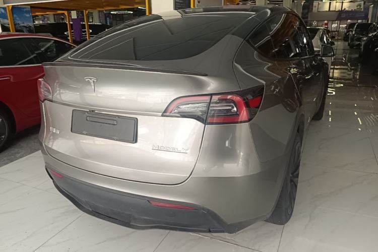 Used Tesla Model Y 2024 Long-Range All-Wheel-Drive Version Rear Right 45 Deg