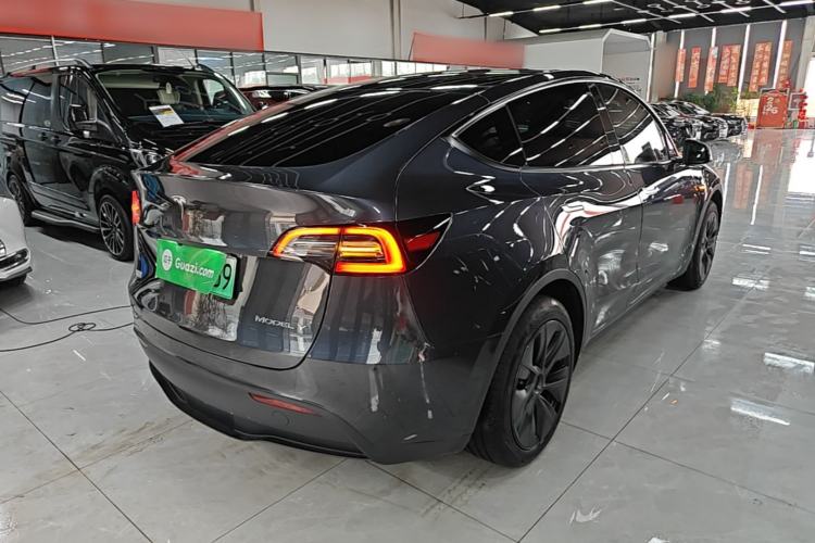 Used Tesla Model Y 2024 Rear-Wheel-Drive Version Rear Right 45 Deg
