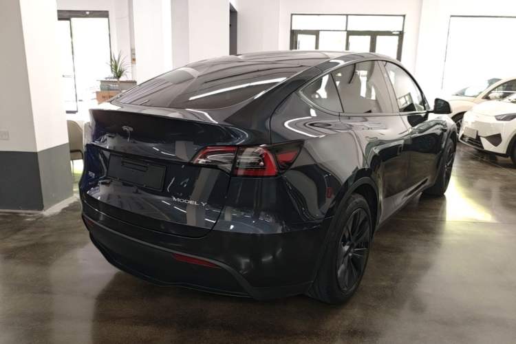 Used Tesla Model Y 2024 Rear-Wheel-Drive Version Rear Right 45 Deg