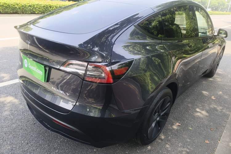 Used Tesla Model Y 2024 Rear-Wheel-Drive Version Rear Right 45 Deg