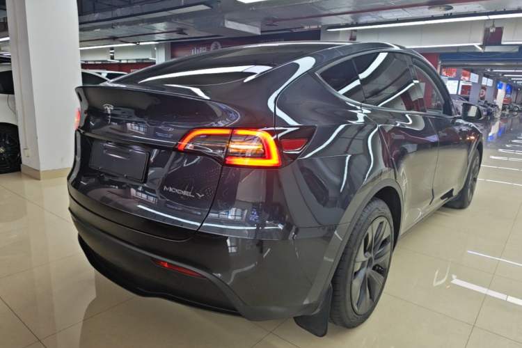 Used Tesla Model Y 2024 Rear-Wheel-Drive Version Rear Right 45 Deg