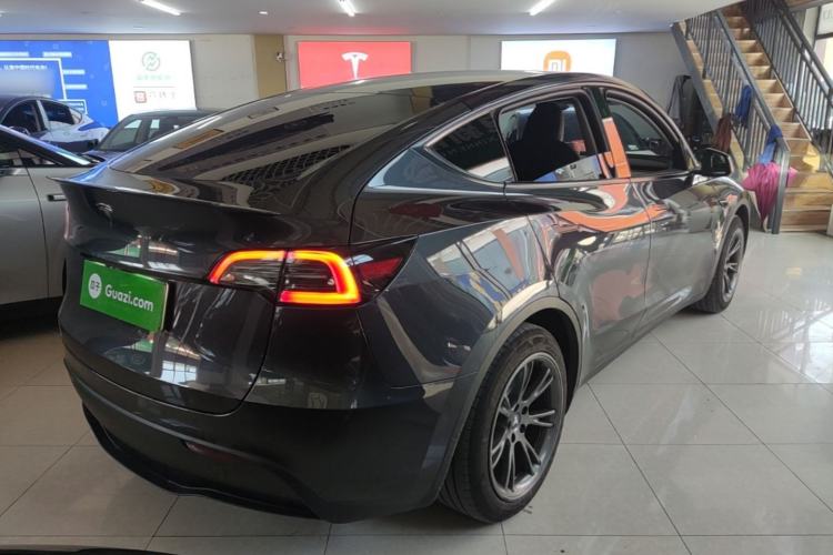 Used Tesla Model Y 2024 Rear-Wheel-Drive Version Rear Right 45 Deg