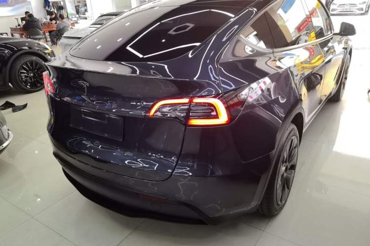 Used Tesla Model Y 2024 Rear-Wheel-Drive Version Rear Right 45 Deg