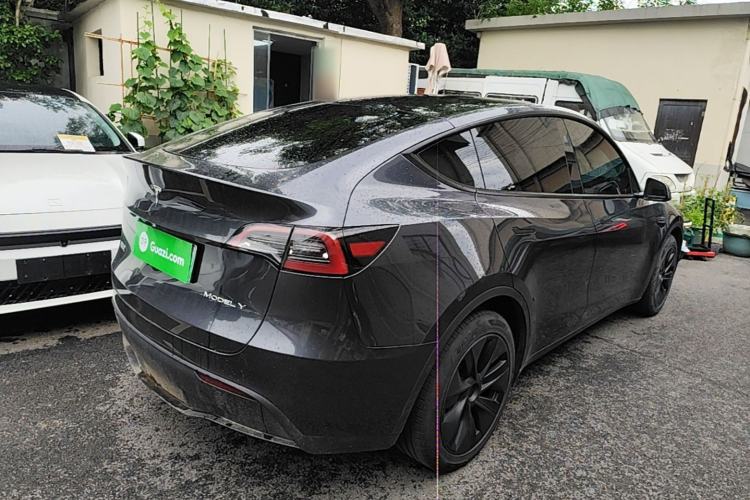 Used Tesla Model Y 2024 Long-Range All-Wheel-Drive Version Rear Right 45 Deg