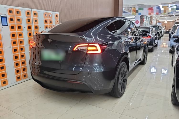 Used Tesla Model Y 2024 Long-Range All-Wheel-Drive Version Rear Right 45 Deg