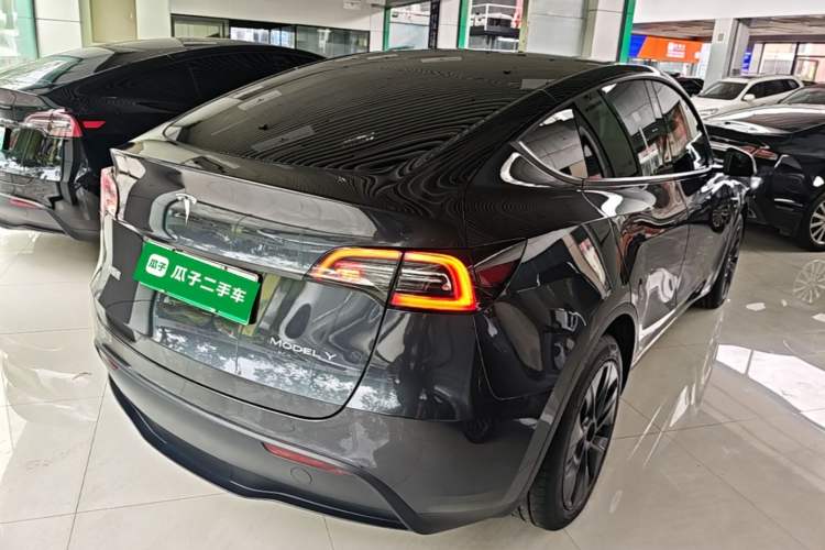 Used Tesla Model Y 2024 Rear-Wheel-Drive Version Rear Right 45 Deg
