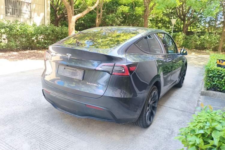 Used Tesla Model Y 2024 Long-Range All-Wheel-Drive Version Rear Right 45 Deg