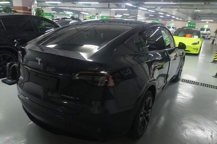 Used Tesla Model Y 2024 Rear-Wheel-Drive Version Rear Right 45 Deg