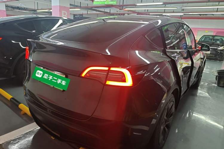 Used Tesla Model Y 2024 Rear-Wheel-Drive Version Rear Right 45 Deg