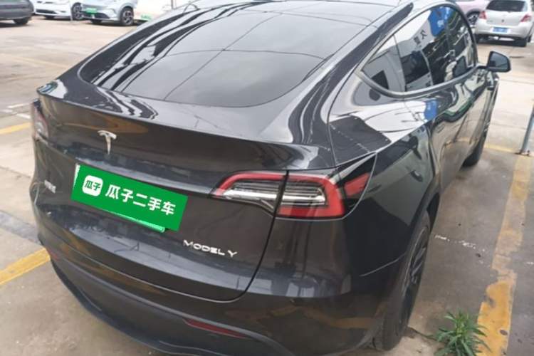 Used Tesla Model Y 2024 Rear-Wheel-Drive Version Rear Right 45 Deg