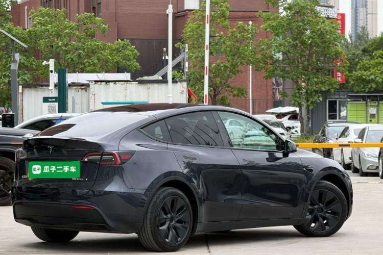 Used Tesla Model Y 2024 Rear-Wheel-Drive Version Rear Right 45 Deg
