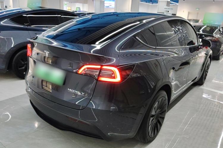 Used Tesla Model Y 2024 Rear-Wheel-Drive Version Rear Right 45 Deg
