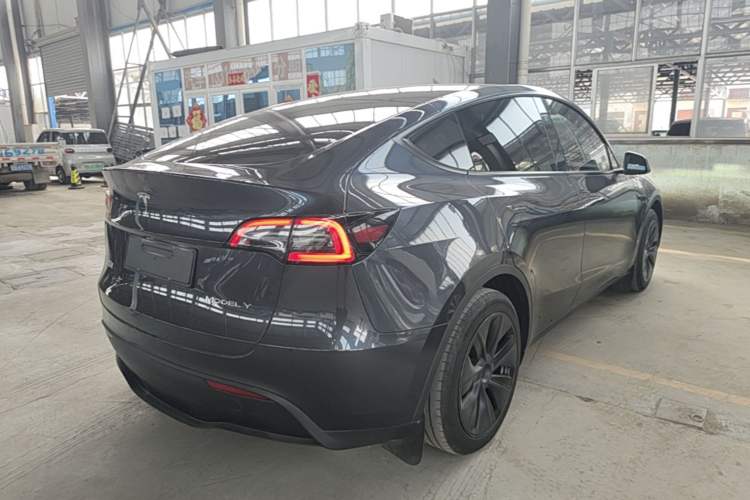 Used Tesla Model Y 2024 Rear-Wheel-Drive Version Rear Right 45 Deg