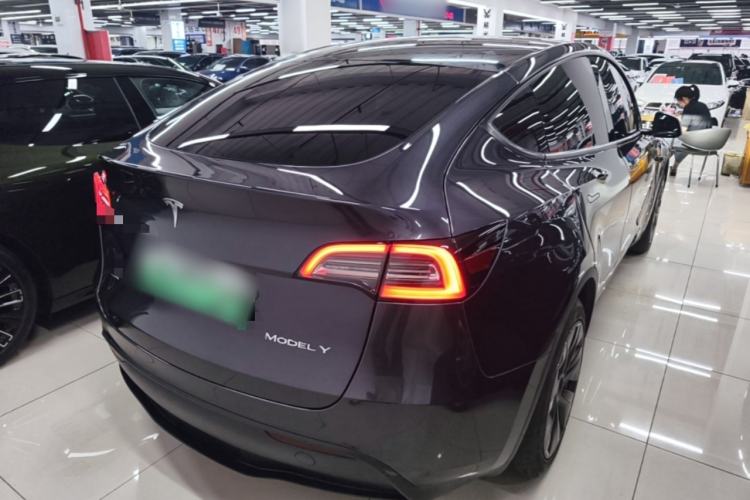 Used Tesla Model Y 2024 Rear-Wheel-Drive Version Rear Right 45 Deg