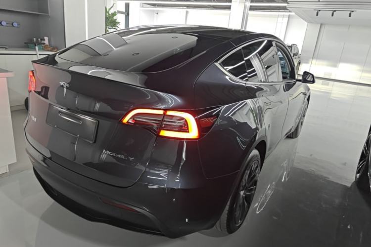 Used Tesla Model Y 2024 Rear-Wheel-Drive Version Rear Right 45 Deg
