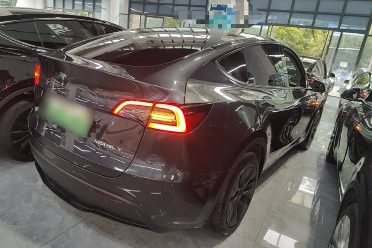 Used Tesla Model Y 2024 Rear-Wheel-Drive Version Rear Right 45 Deg