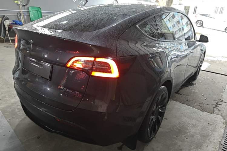 Used Tesla Model Y 2024 Rear-Wheel-Drive Version Rear Right 45 Deg