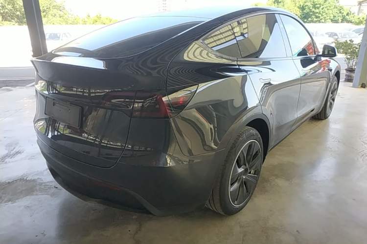 Used Tesla Model Y 2024 Rear-Wheel-Drive Version Rear Right 45 Deg