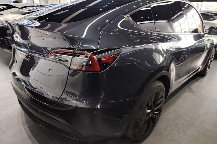 Used Tesla Model Y 2024 Rear-Wheel-Drive Version Rear Right 45 Deg
