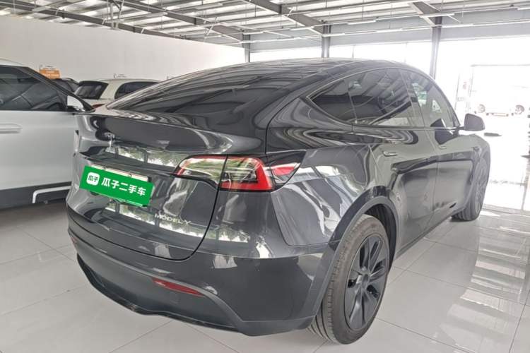 Used Tesla Model Y 2024 Rear-Wheel-Drive Version Rear Right 45 Deg