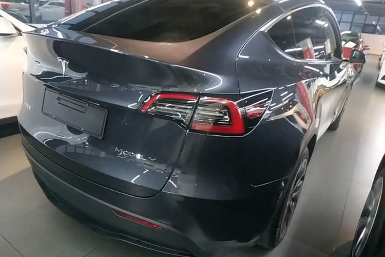 Used Tesla Model Y 2024 Rear-Wheel-Drive Version Rear Right 45 Deg