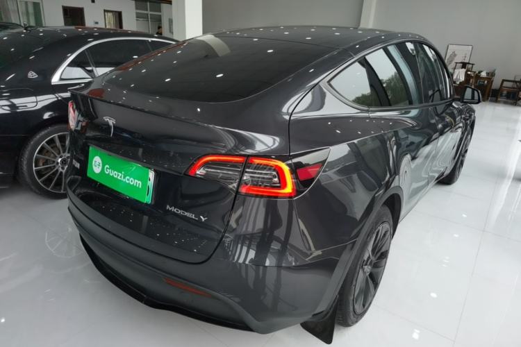 Used Tesla Model Y 2024 Rear-Wheel-Drive Version Rear Right 45 Deg