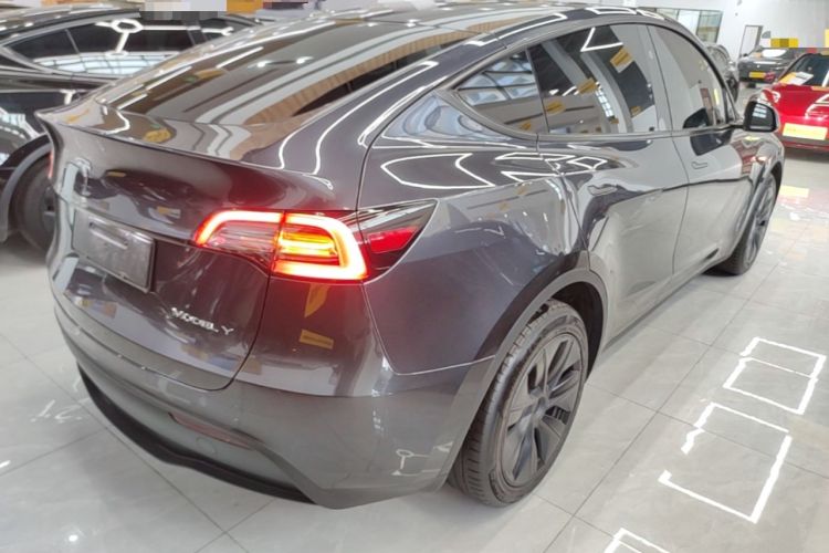 Used Tesla Model Y 2024 Long-Range All-Wheel-Drive Version Rear Right 45 Deg