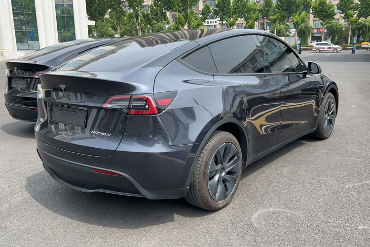 Used Tesla Model Y 2024 Long-Range All-Wheel-Drive Version Rear Right 45 Deg
