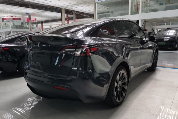 Used Tesla Model Y 2024 Rear-Wheel-Drive Version Rear Right 45 Deg