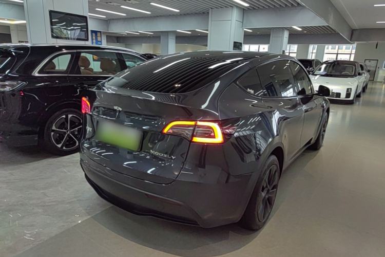 Used Tesla Model Y 2024 Rear-Wheel-Drive Version Rear Right 45 Deg