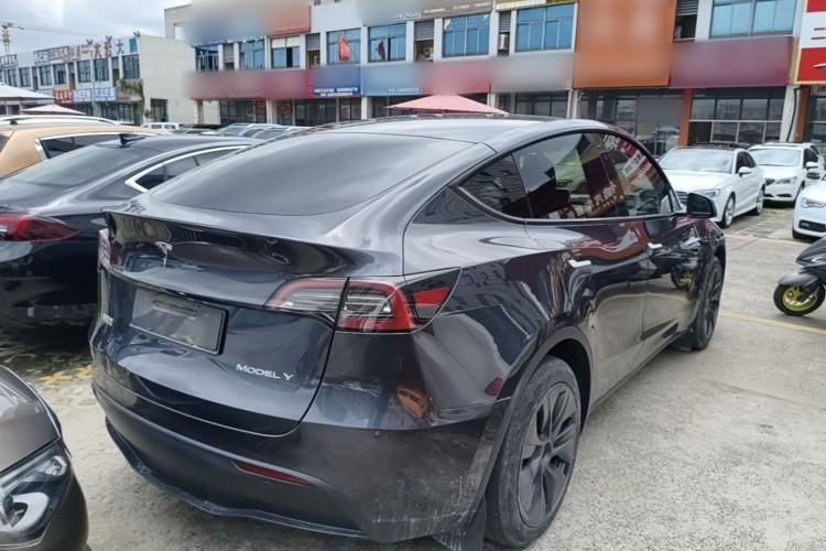Used Tesla Model Y 2024 Rear-Wheel-Drive Version Rear Right 45 Deg