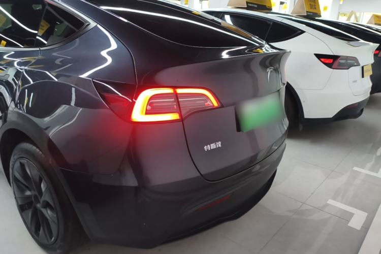 Used Tesla Model Y 2024 Long-Range All-Wheel-Drive Version Rear