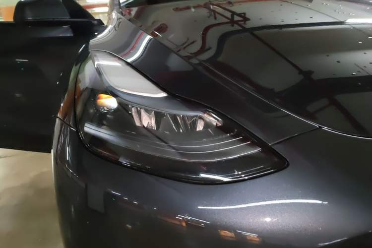 Used Tesla Model Y 2024 Rear-Wheel-Drive Version Right Front Headlight