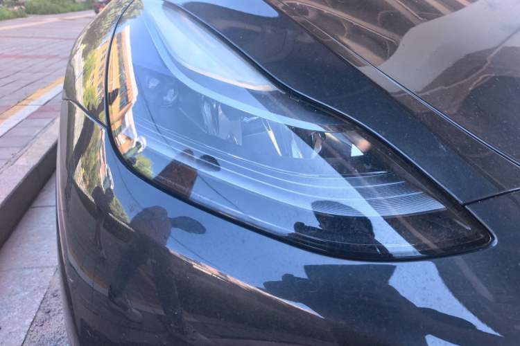 Used Tesla Model Y 2024 Rear-Wheel-Drive Version Right Front Headlight
