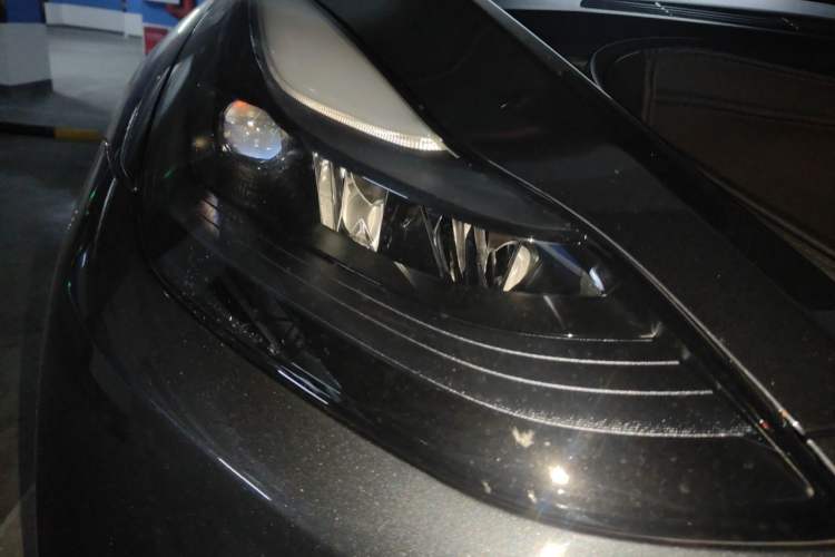 Used Tesla Model Y 2024 Long-Range All-Wheel-Drive Version Right Front Headlight