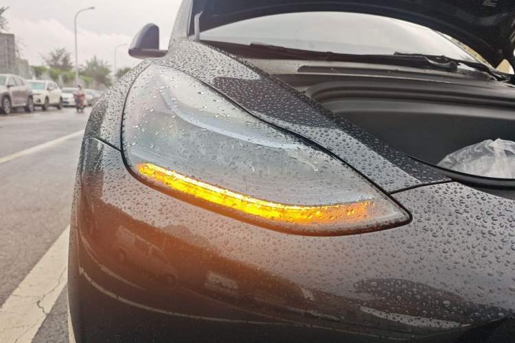 Used Tesla Model Y 2024 Long-Range All-Wheel-Drive Version Right Front Headlight
