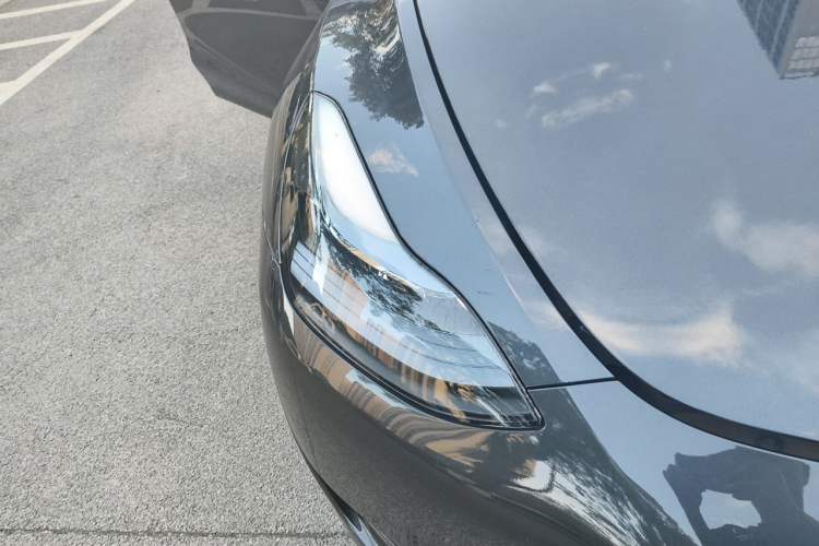 Used Tesla Model Y 2024 Long-Range All-Wheel-Drive Version Right Front Headlight