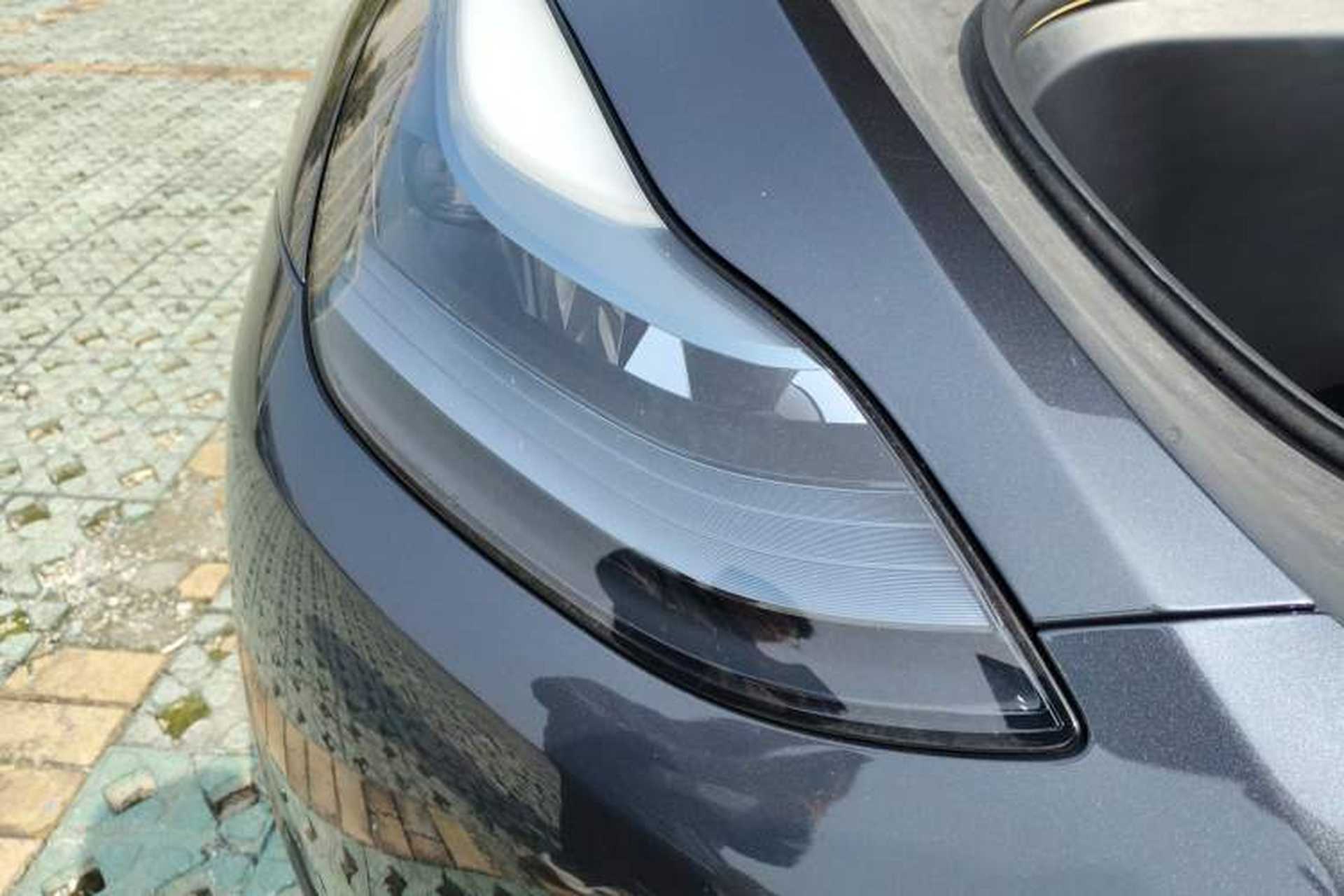 Used Tesla Model Y 2024 Long-Range All-Wheel-Drive Version Right Front Headlight