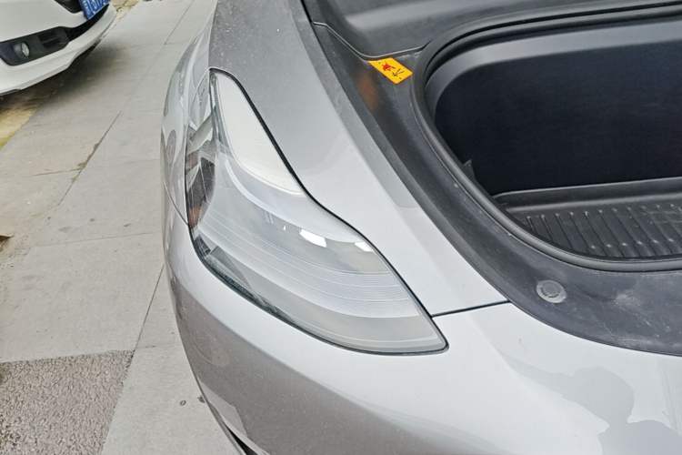 Used Tesla Model Y 2024 Long-Range All-Wheel-Drive Version Right Front Headlight