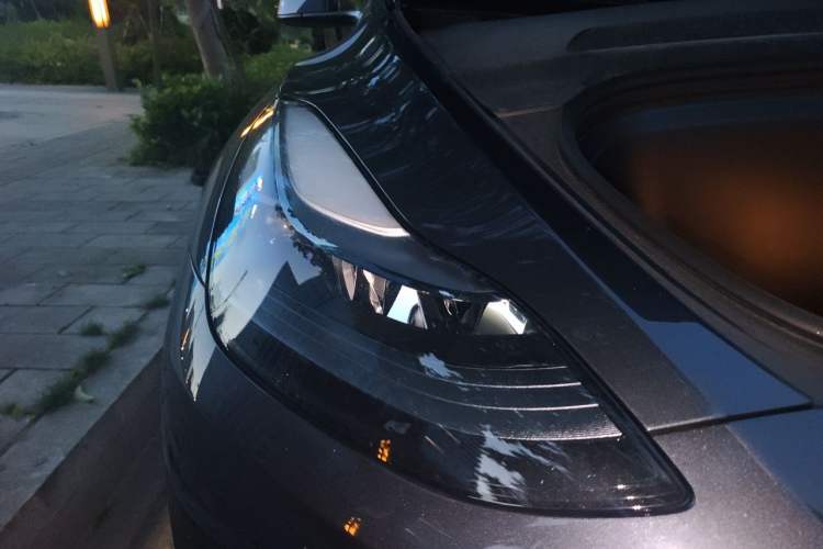 Used Tesla Model Y 2024 Rear-Wheel-Drive Version Right Front Headlight