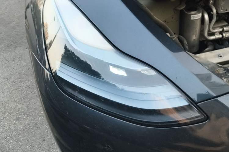 Used Tesla Model Y 2024 Long-Range All-Wheel-Drive Version Right Front Headlight