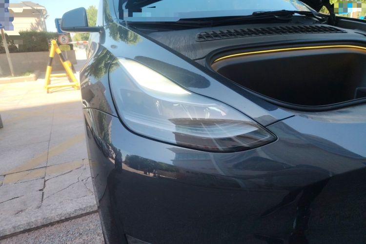 Used Tesla Model Y 2024 Long-Range All-Wheel-Drive Version Right Front Headlight