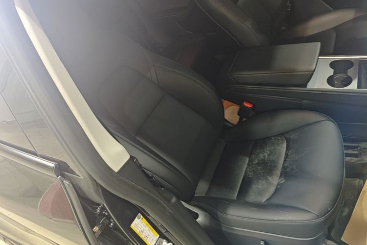 Used Tesla Model Y 2024 Rear-Wheel-Drive Version Right Front Seat