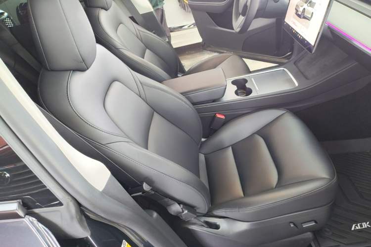 Used Tesla Model Y 2024 Rear-Wheel-Drive Version Right Front Seat