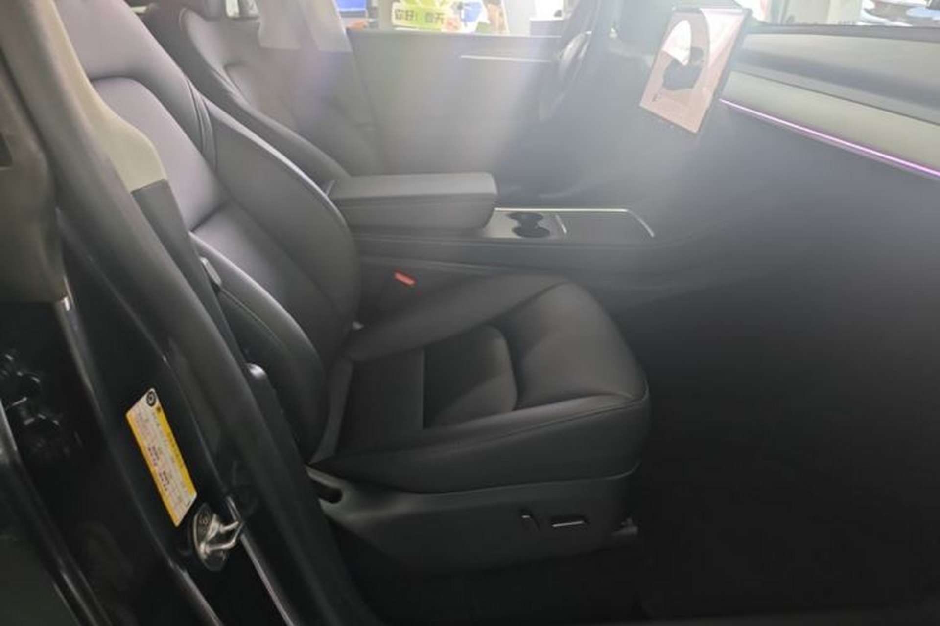 Used Tesla Model Y 2024 Rear-Wheel-Drive Version Right Front Seat