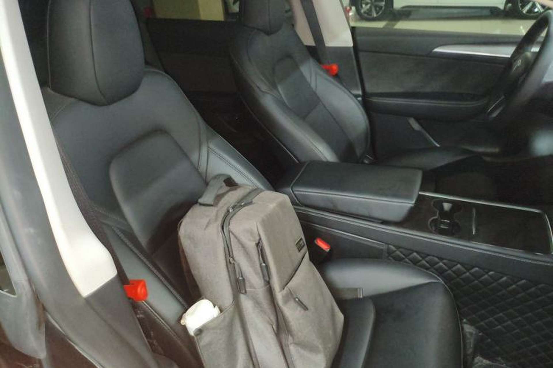 Used Tesla Model Y 2024 Long-Range All-Wheel-Drive Version Right Front Seat