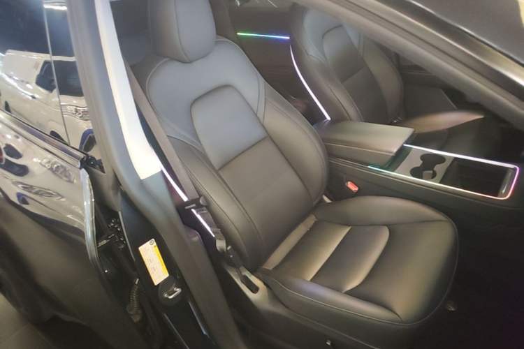 Used Tesla Model Y 2024 Rear-Wheel-Drive Version Right Front Seat